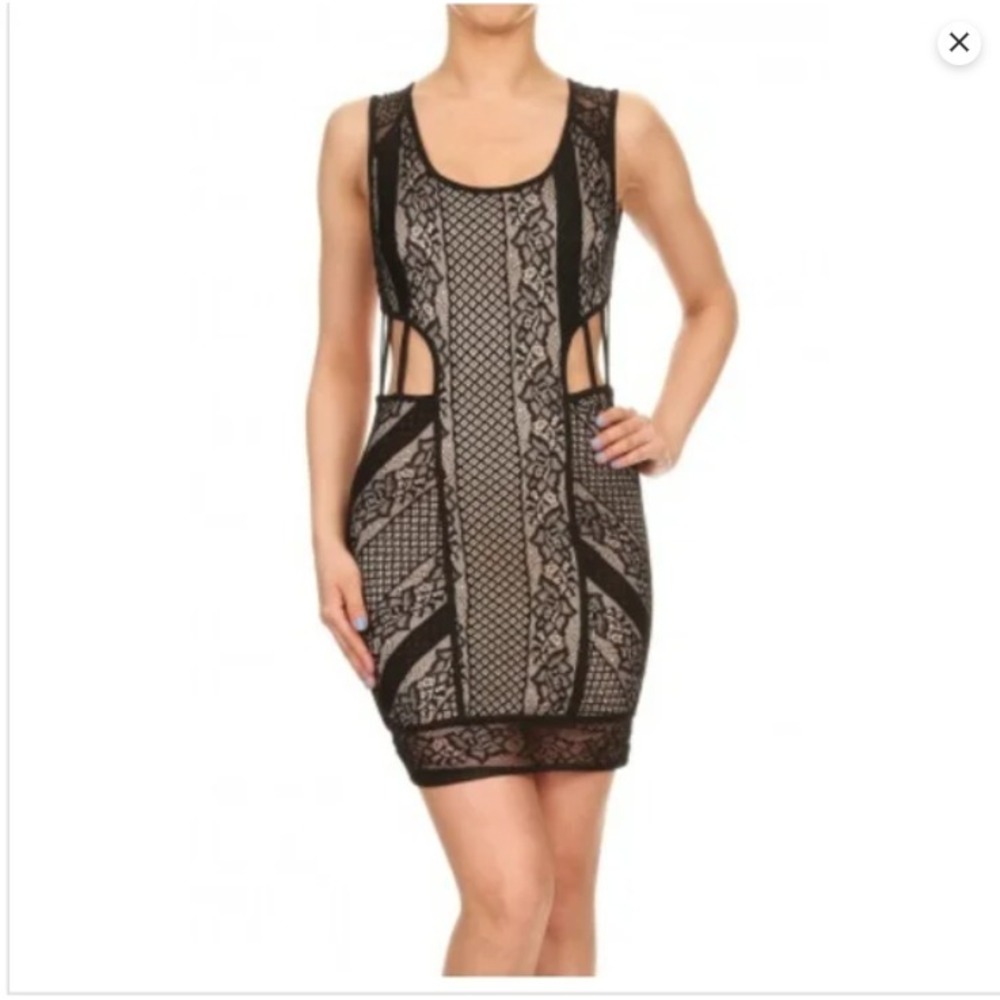 Be You Tiful Cut Out Nude & Lace Mini Dress Size Small NWT